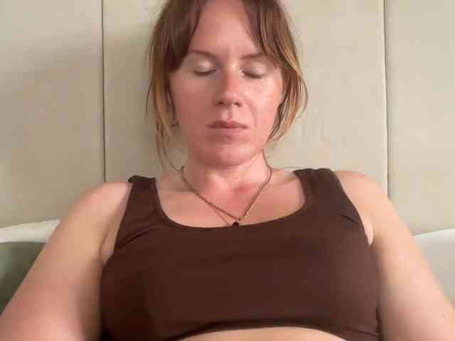 REDHEADROSIE webcam