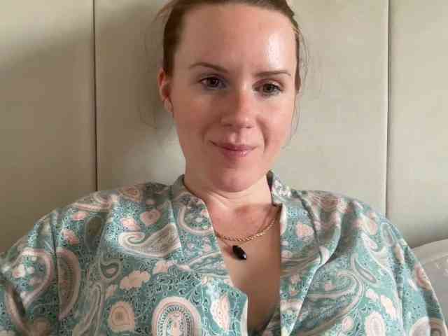 REDHEADROSIE webcam