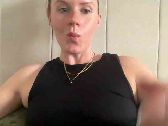 REDHEADROSIE webcam