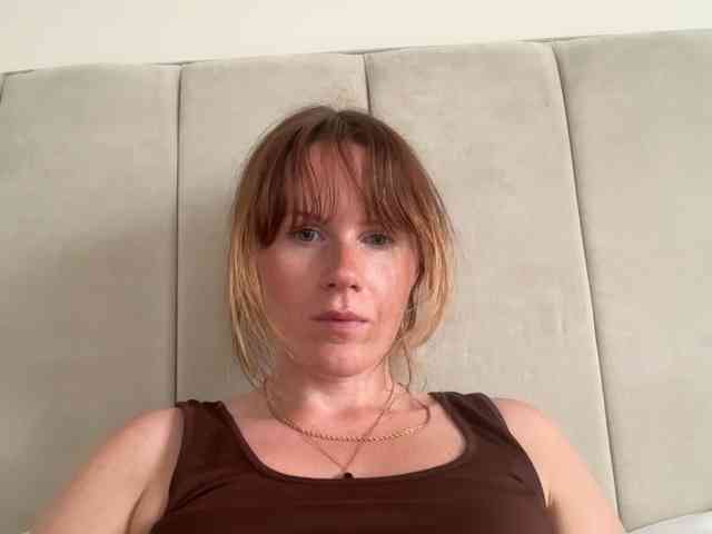 REDHEADROSIE webcam
