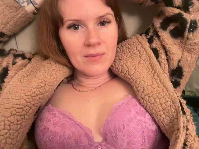 REDHEADROSIE webcam