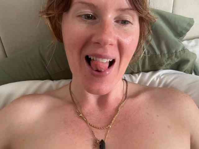 REDHEADROSIE webcam
