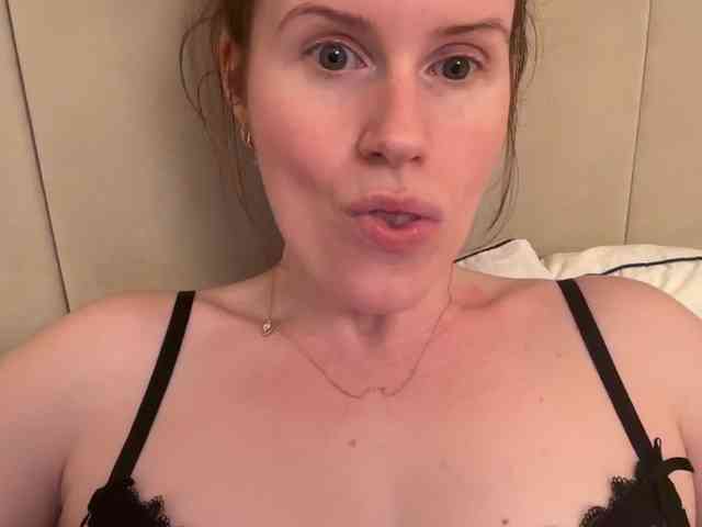 REDHEADROSIE webcam