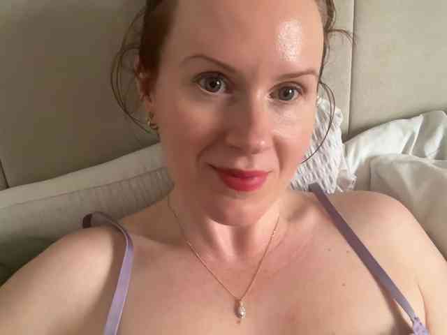 REDHEADROSIE webcam