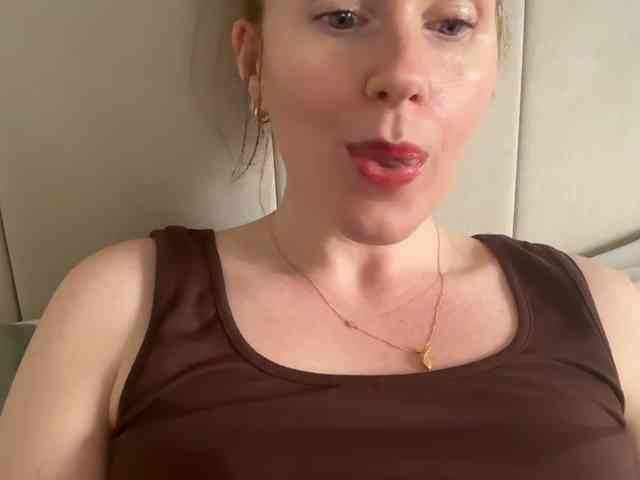 REDHEADROSIE Live Webcam on BongaCams