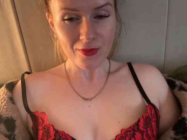 REDHEADROSIE webcam