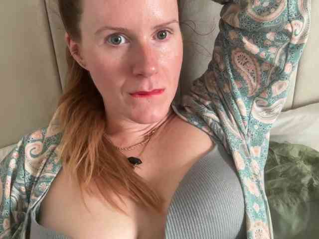 REDHEADROSIE webcam