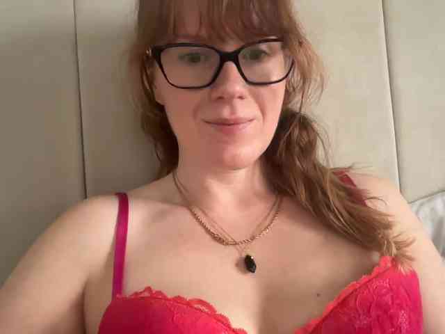 REDHEADROSIE webcam