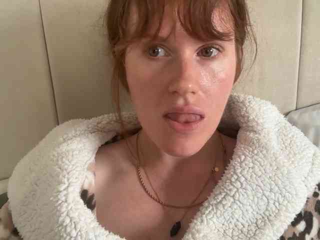 REDHEADROSIE webcam