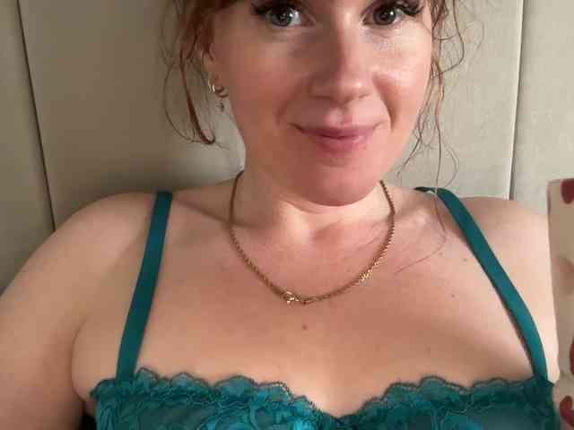 REDHEADROSIE webcam