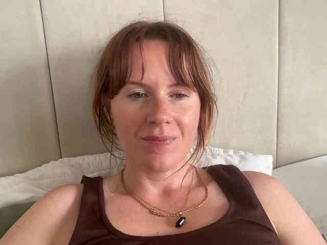 REDHEADROSIE webcam