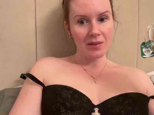 REDHEADROSIE webcam