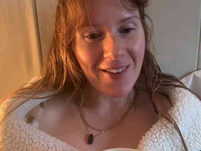 REDHEADROSIE webcam