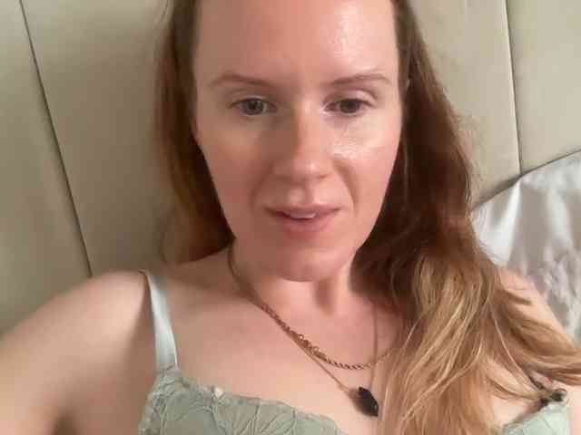 REDHEADROSIE webcam