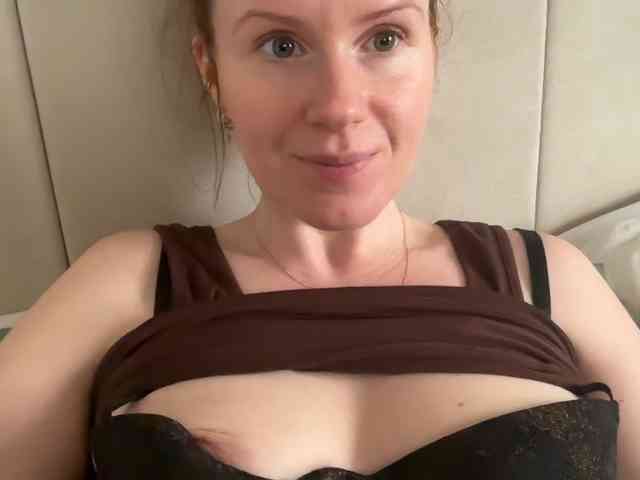 REDHEADROSIE webcam