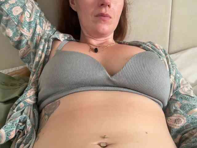 REDHEADROSIE webcam