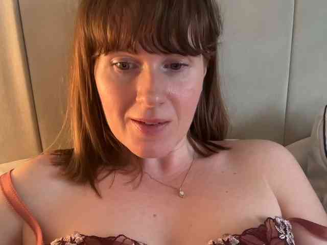 REDHEADROSIE webcam