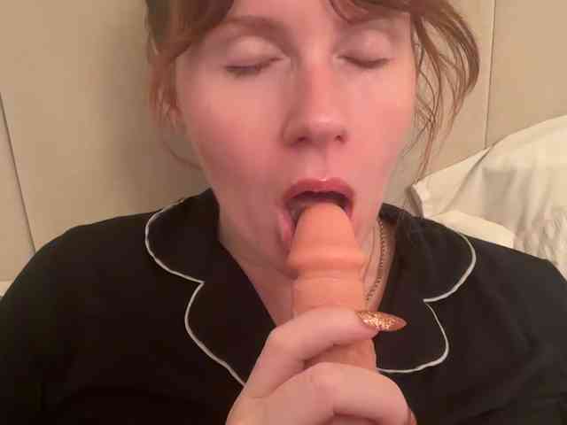 REDHEADROSIE webcam
