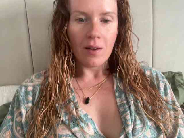 REDHEADROSIE webcam