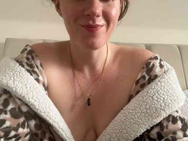 REDHEADROSIE webcam