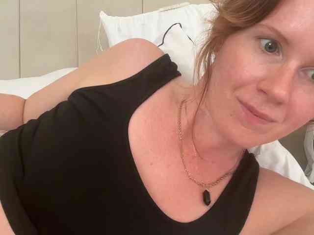 REDHEADROSIE webcam