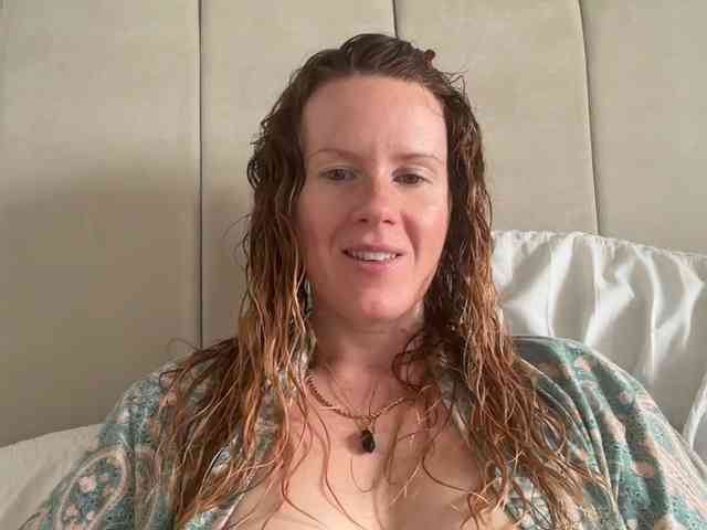 REDHEADROSIE webcam