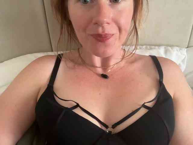 REDHEADROSIE webcam
