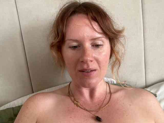 REDHEADROSIE webcam