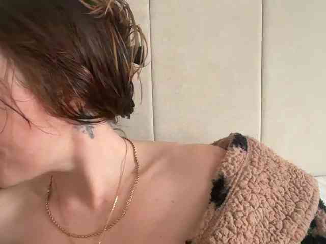 REDHEADROSIE webcam