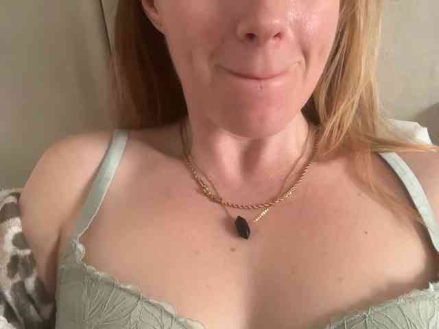 REDHEADROSIE webcam