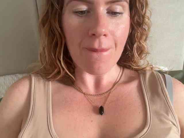 REDHEADROSIE webcam