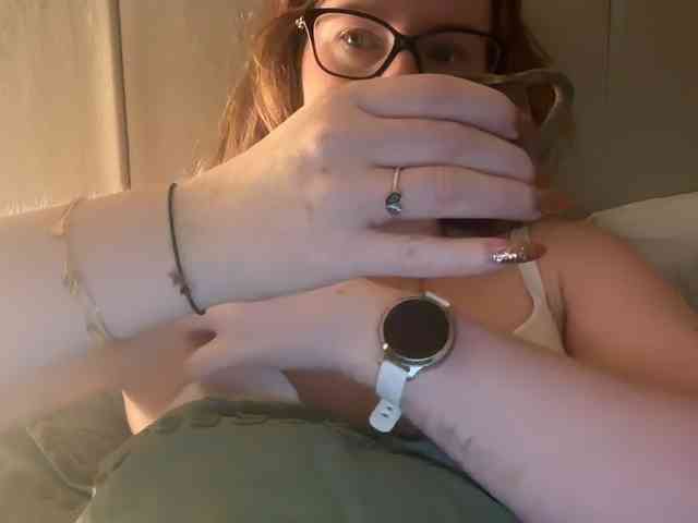 REDHEADROSIE webcam