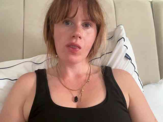 REDHEADROSIE webcam