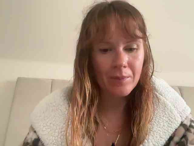 REDHEADROSIE webcam