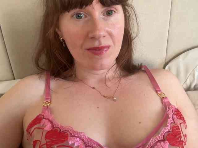 REDHEADROSIE webcam