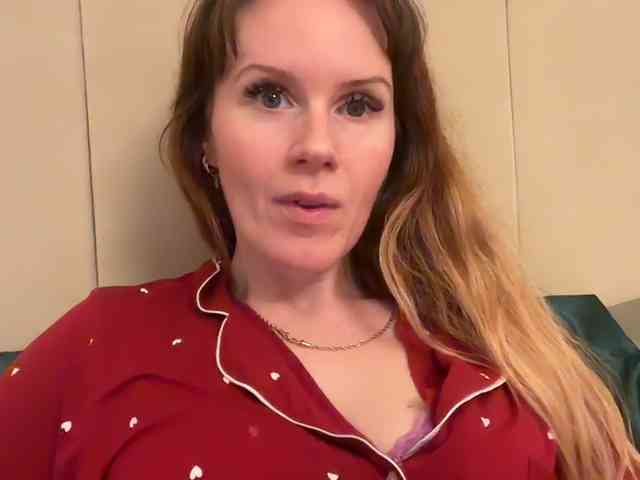 REDHEADROSIE webcam
