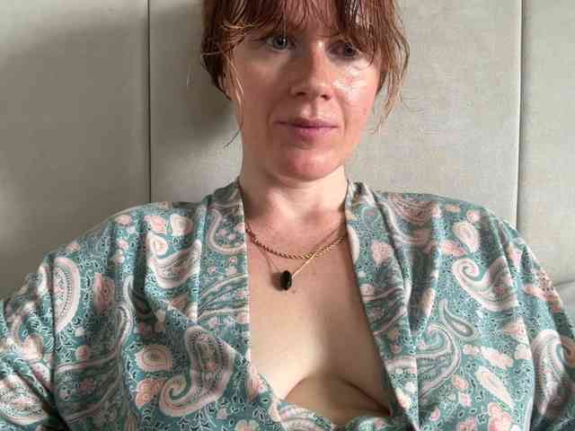 REDHEADROSIE webcam