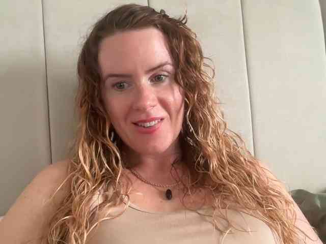 REDHEADROSIE webcam