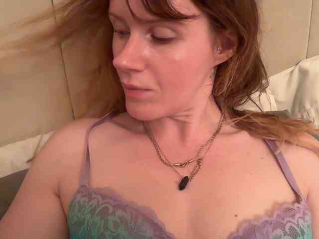 REDHEADROSIE webcam