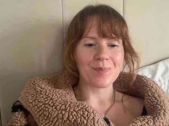 REDHEADROSIE webcam