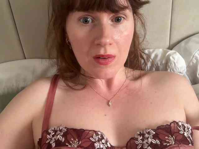 REDHEADROSIE webcam