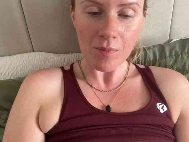 REDHEADROSIE webcam