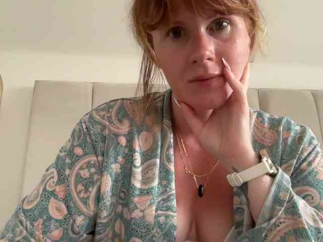 REDHEADROSIE webcam