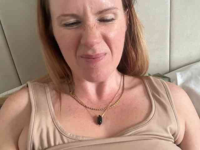 REDHEADROSIE webcam