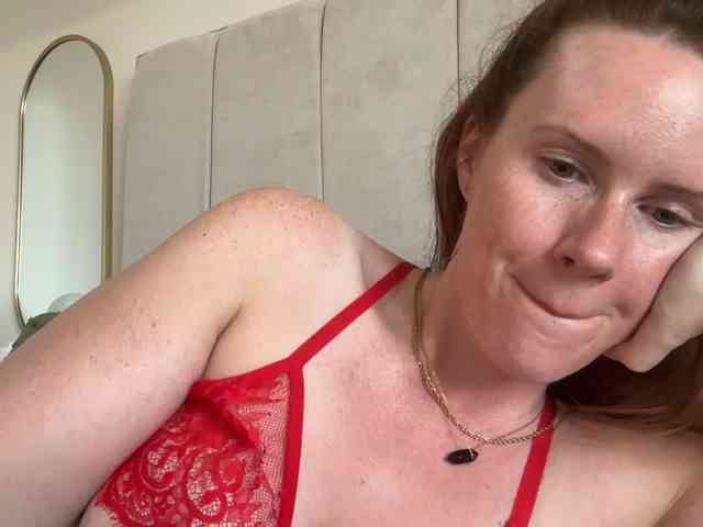 REDHEADROSIE webcam