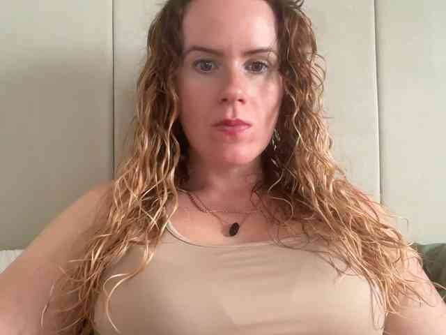 REDHEADROSIE webcam