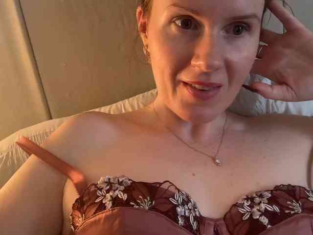 REDHEADROSIE webcam