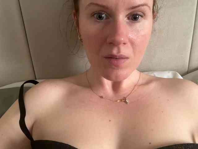 REDHEADROSIE Live Webcam on BongaCams