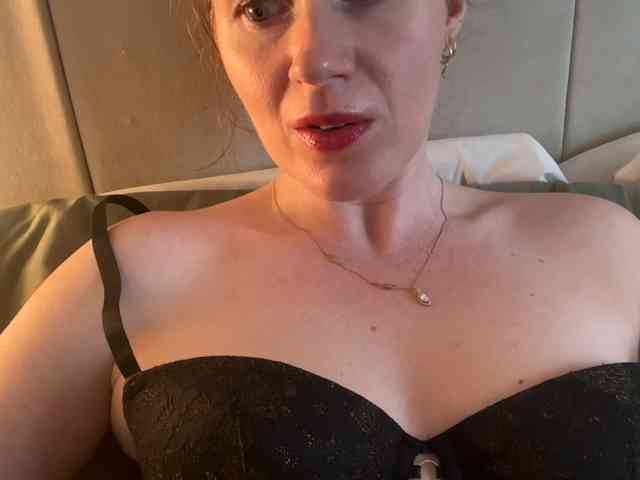 REDHEADROSIE Live Webcam on BongaCams