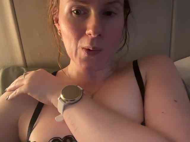 REDHEADROSIE webcam